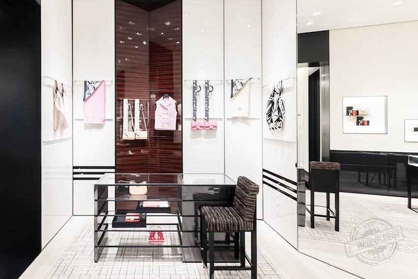 香奈兒CHANEL 服裝展柜