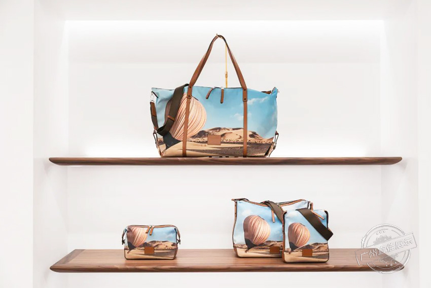 Paul Smith 服裝展柜