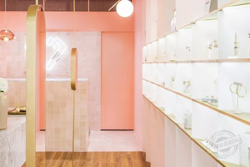 Ríos 珠寶首飾展柜