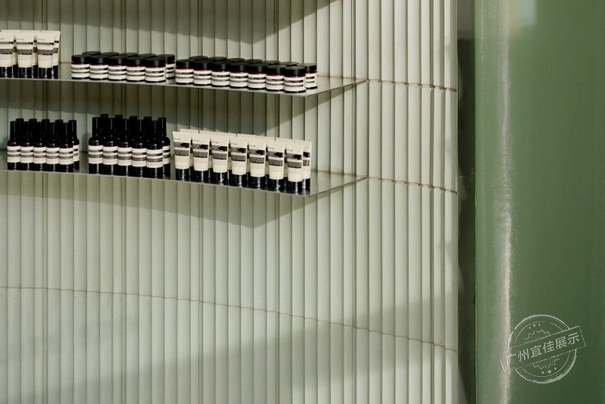 Aesop旗艦店 護(hù)膚品展柜