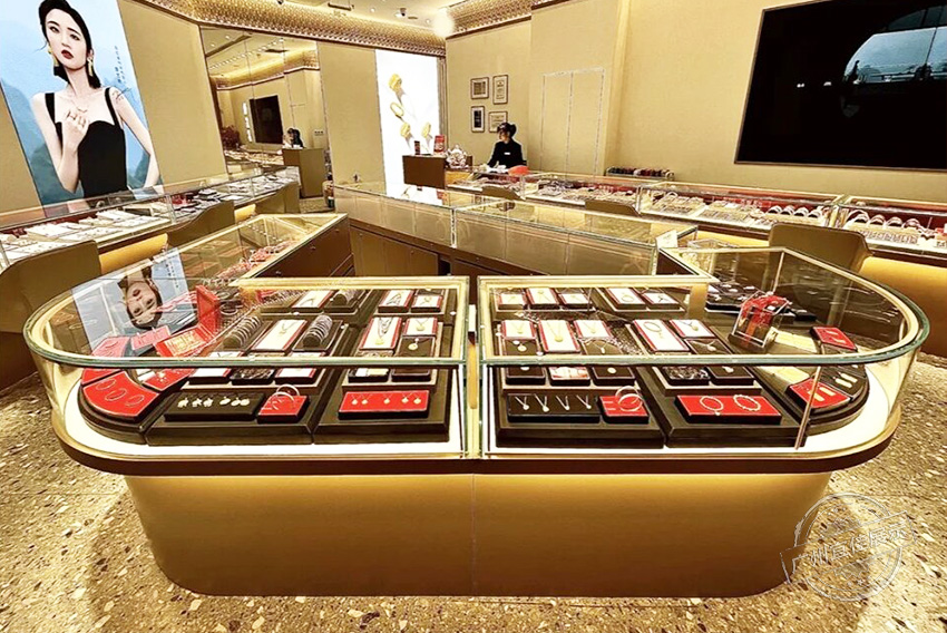 潮宏基 珠寶展柜定制