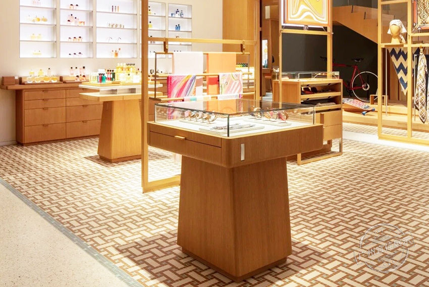 奢侈品服裝展柜定制