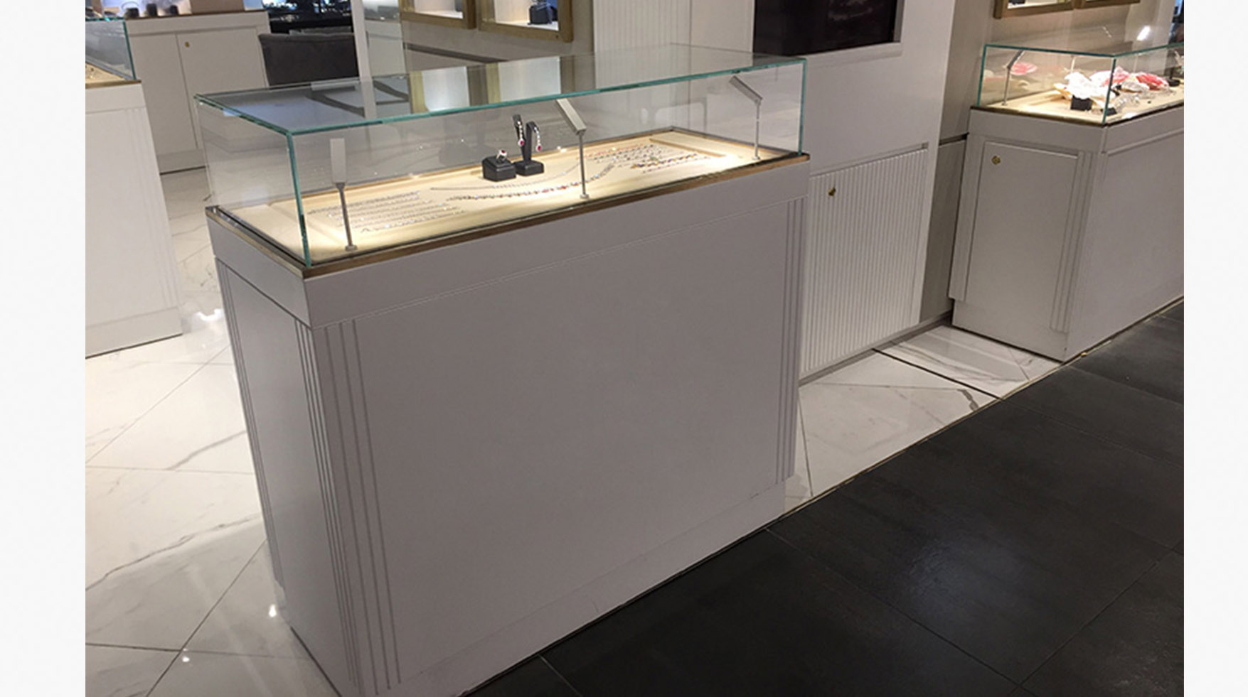 珠寶展柜定制案例