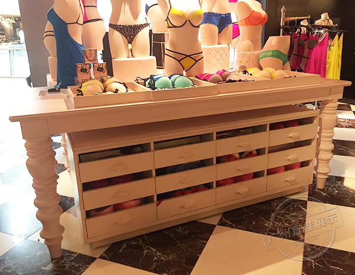 內(nèi)衣展柜