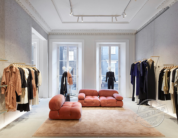 StellaMcCartney 奢侈品展柜