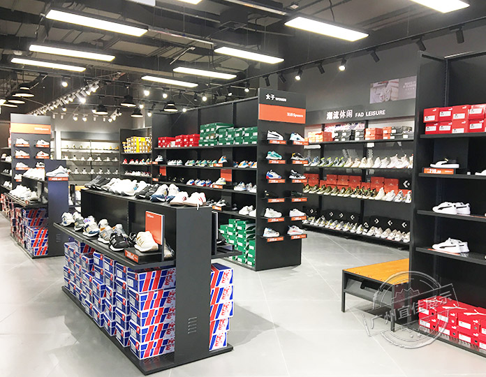 運動品牌 服裝展柜（佛山寶港奧萊集合店）