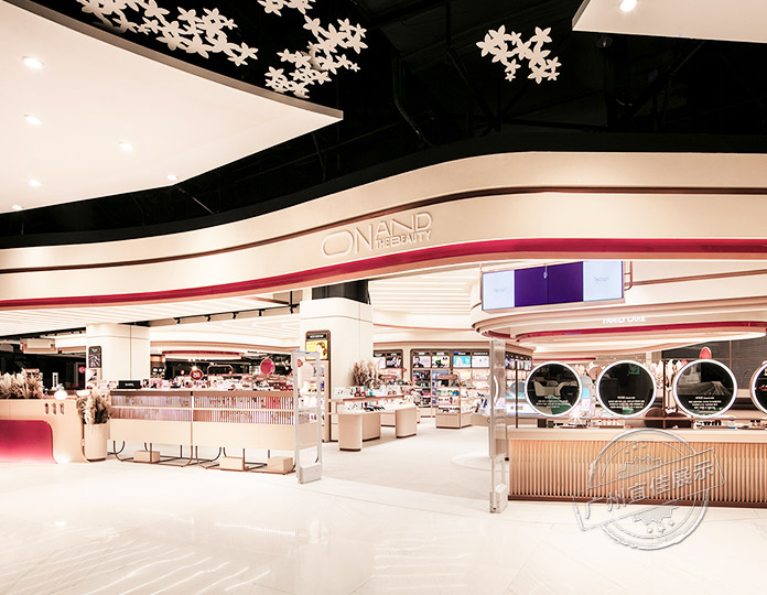 ON AND The Beauty美妝集合店 化妝品展柜